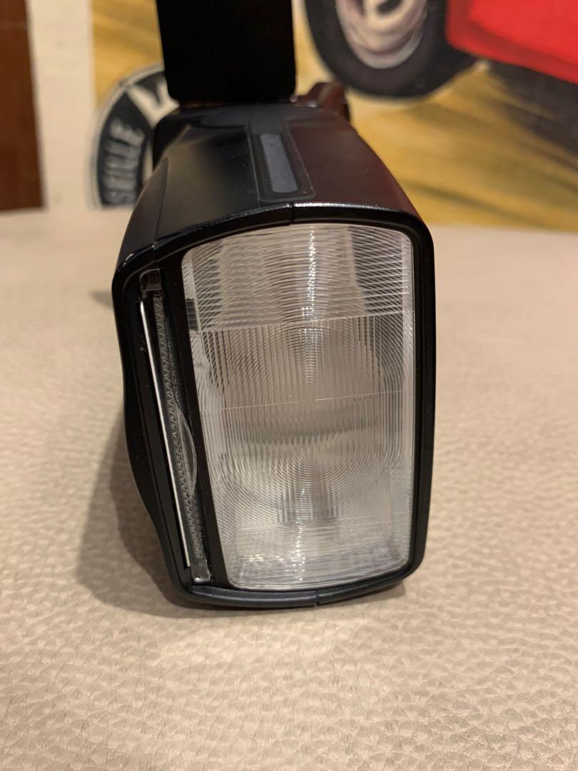Canon Speedlite 580EX II (Category: Flashes) located in Quezon City. Submitted by hanas.declutter (Listing ID 1069299700, Image 2). Description: pm me for details and inquiries made in Japan 🇯🇵 .