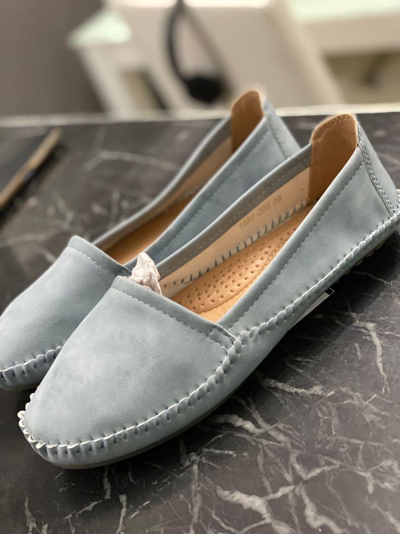 Flat Shoes (Category: Flats) located in Kuala Lumpur. Submitted by pinki88 (Listing ID 1069265289, Image 3). Description: Kasut brand princess baru beli di parkson utk dijual..sebab salah size..free postage..permukaan dia ala2 leather..after less Rm50,tapi nak jual RM30 je..😊.