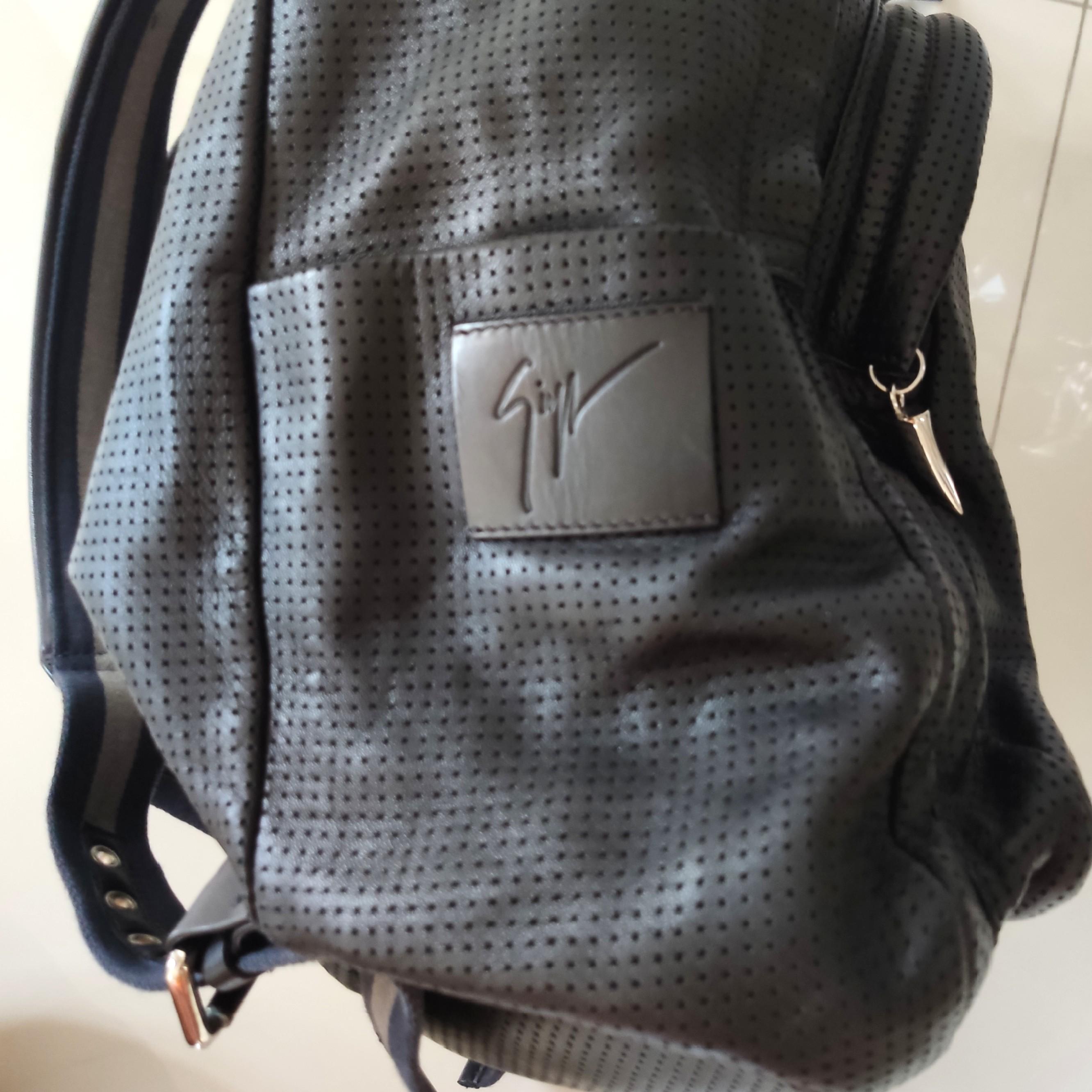 shape weekend bag Backpack 377674  Louis Vuitton Giuseppe Zanotti