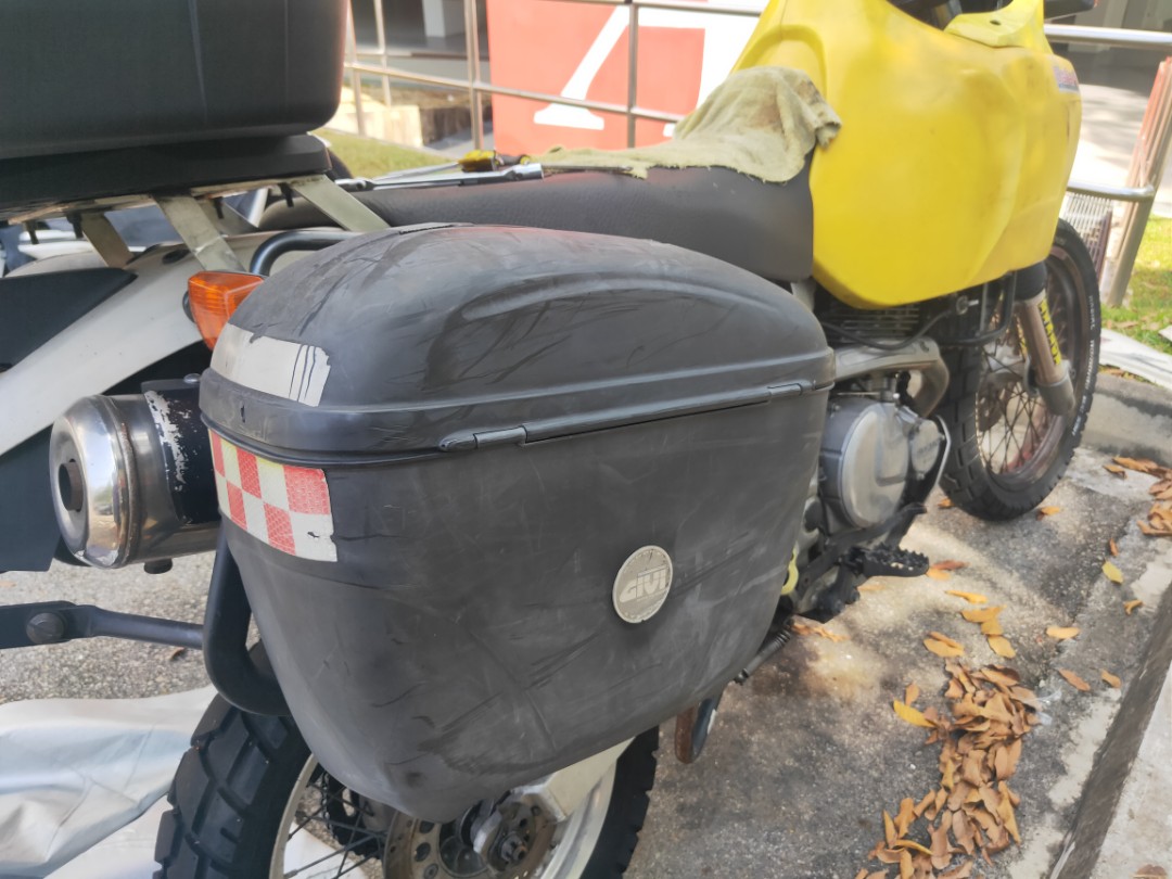 Givi e21 side cases store