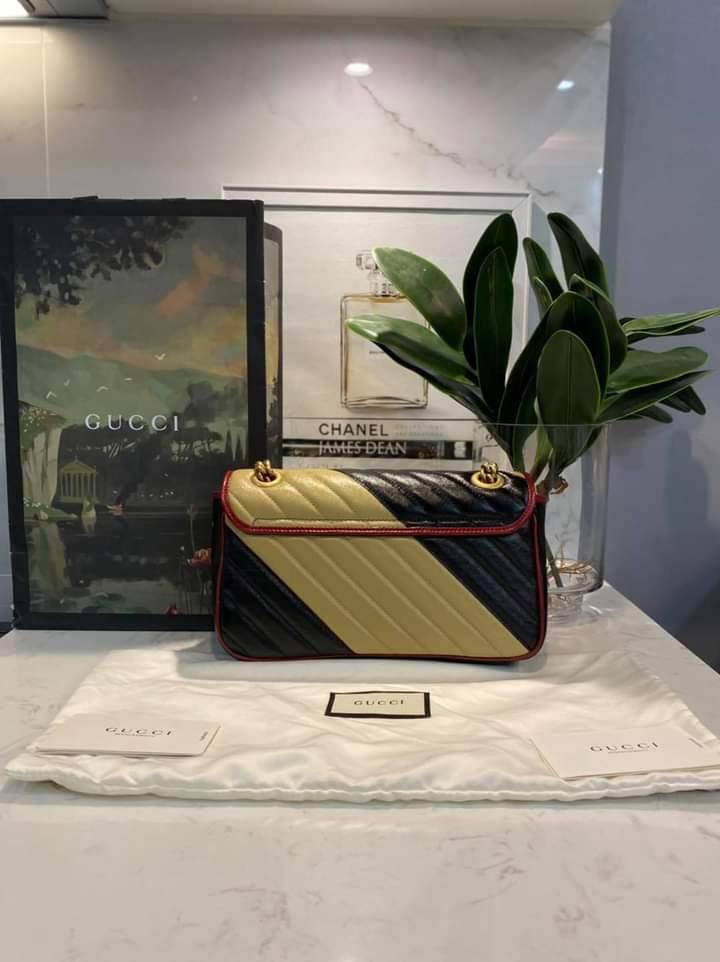 Gucci GG Marmont Medium Black/Grey (Category: Luxury Bags & Wallets) located in Carmona. Submitted by bagislifeshop (Listing ID 1069279984, Image 2). Description: Everyone loves an Iconic Bag!!! On Hand in PH🇵🇭 100% Authentic Gucci GG Marmont Medium in Black/Grey Condition Brand New Comes with Dustbag, Cards and Paperbag Disclaimer: All Products, Names, Brands, and Logos are owned by their respective brand owners. We are not affiliated with the