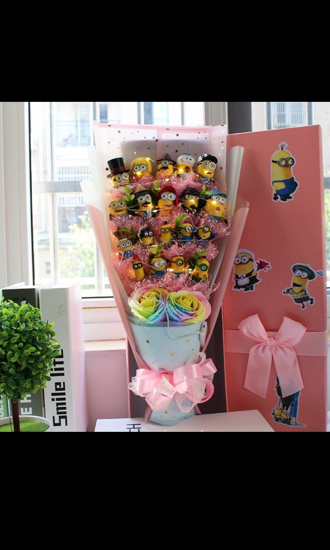 Minions flower bouquet (new set in box), Hobbies & Toys, Stationery