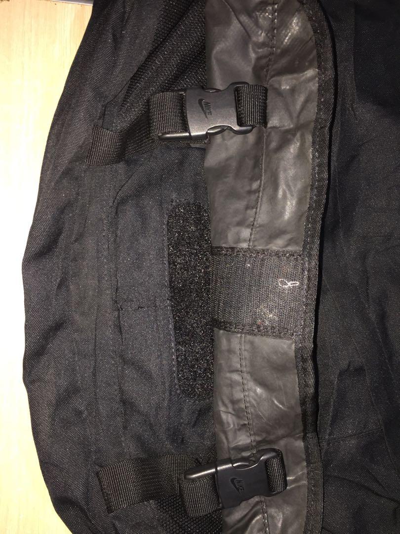 Nike big messenger bag (Category: Sling Bags) located in Santa Rosa. Submitted by paynyl (Listing ID 1069224456, Image 2). Description: Good as new.