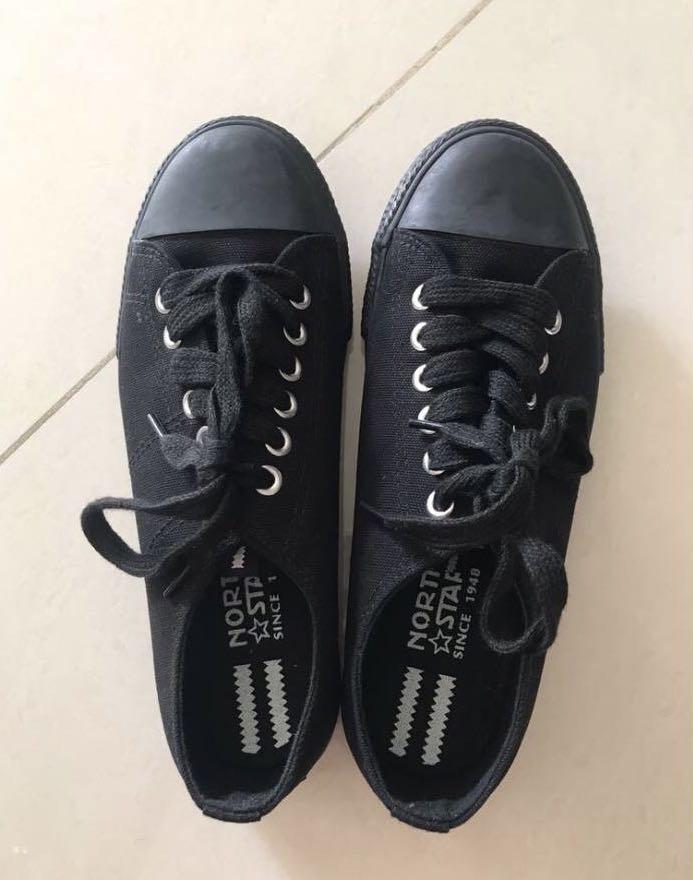 Northstar Everlast School Shoes Black Chat To Buy Women S Fashion Shoes Sneakers On Carousell