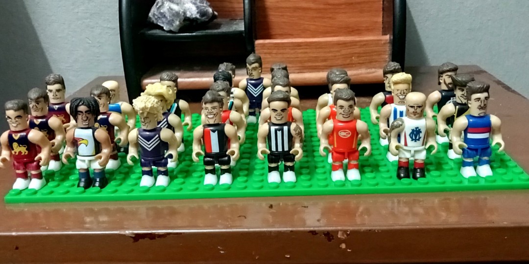 Afl lego minifigures store