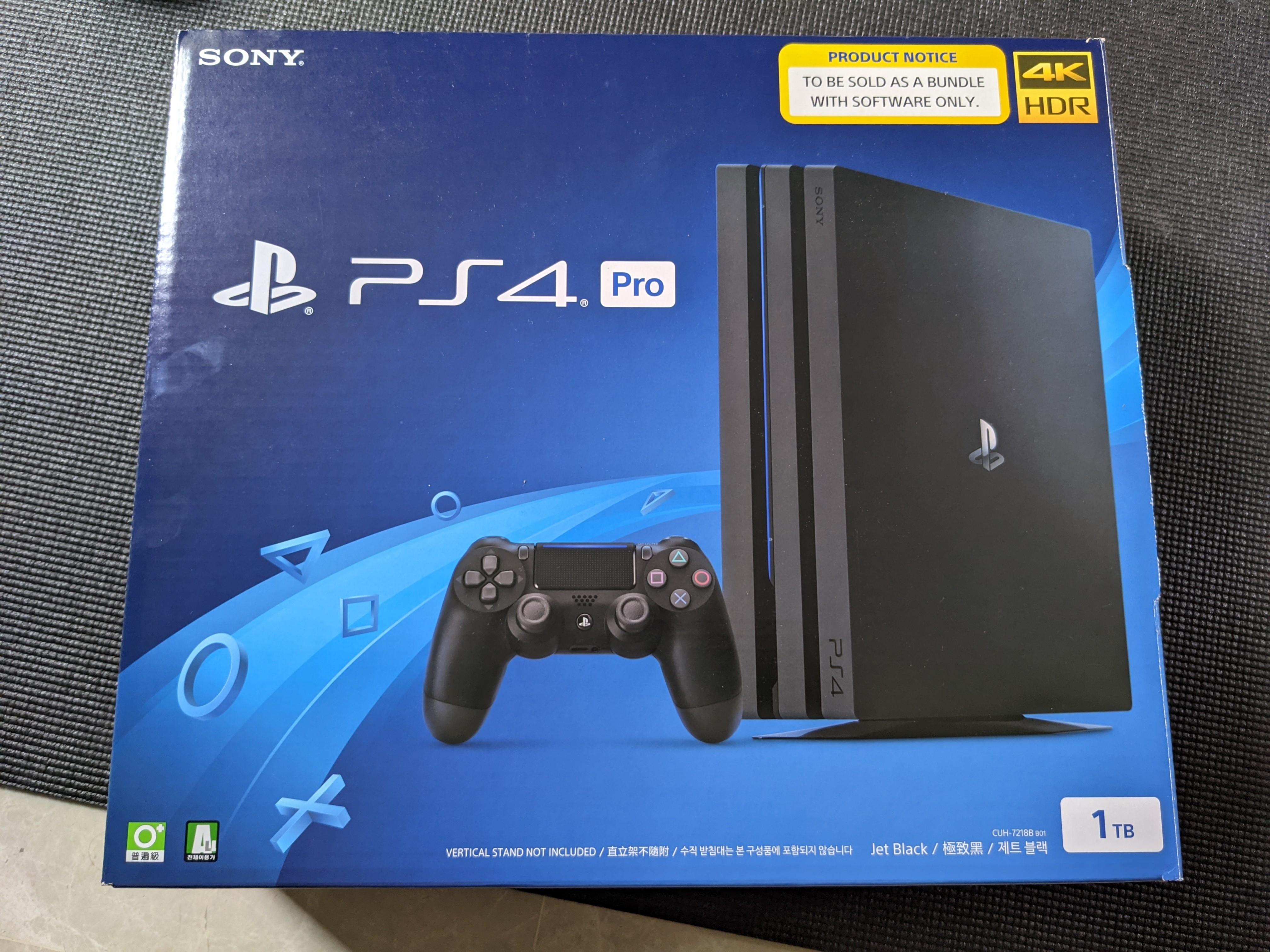 ライトニングボルト PS4 Pro CUH-7100B 1TB コントローラー2つ付き