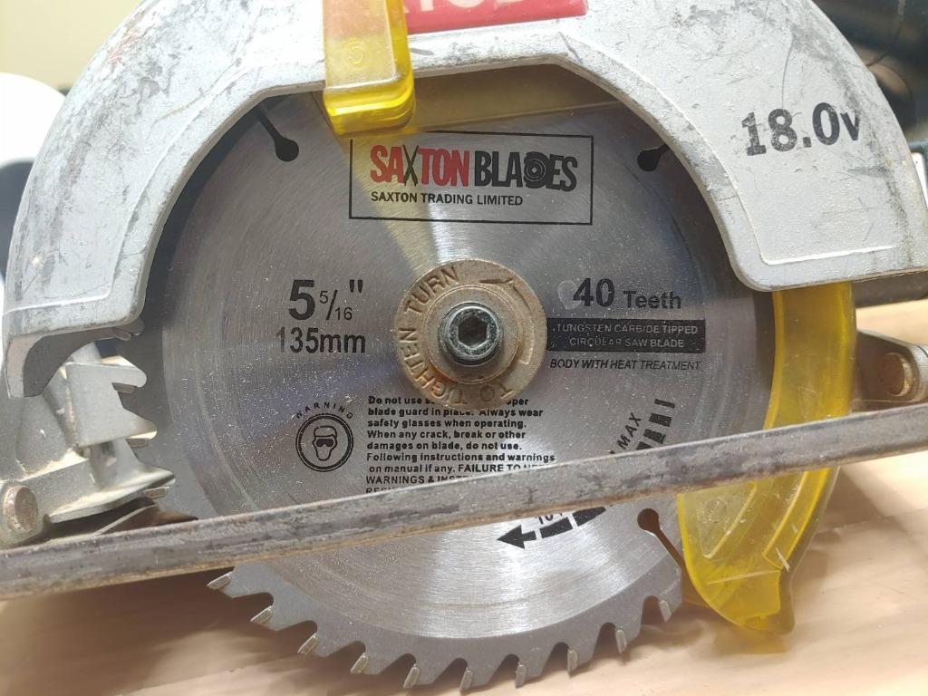 Ryobi 18V ONE+ P501 51/2" Inch Cordless Circular Saw & Blade