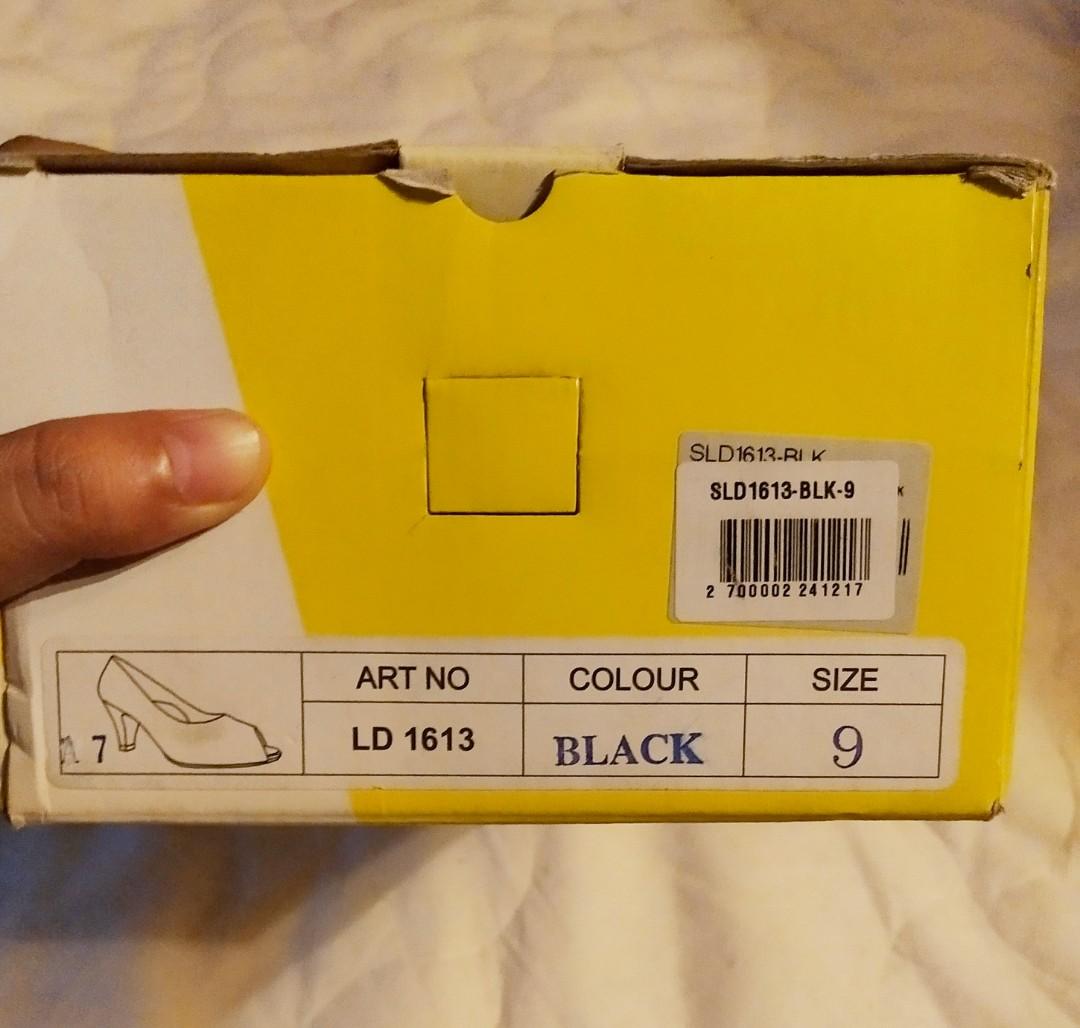 scholl memory cushion shoes