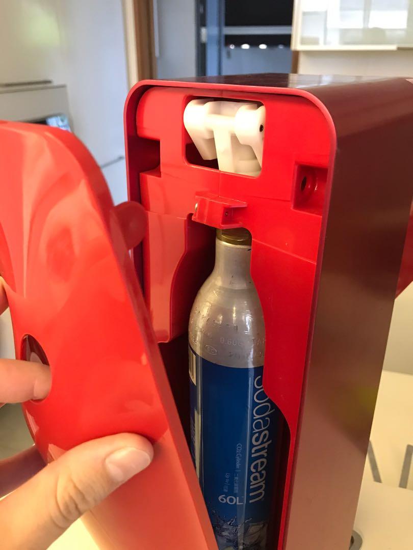 SodaStream Source Red with 2x CO2 cylinder, TV & Home Appliances