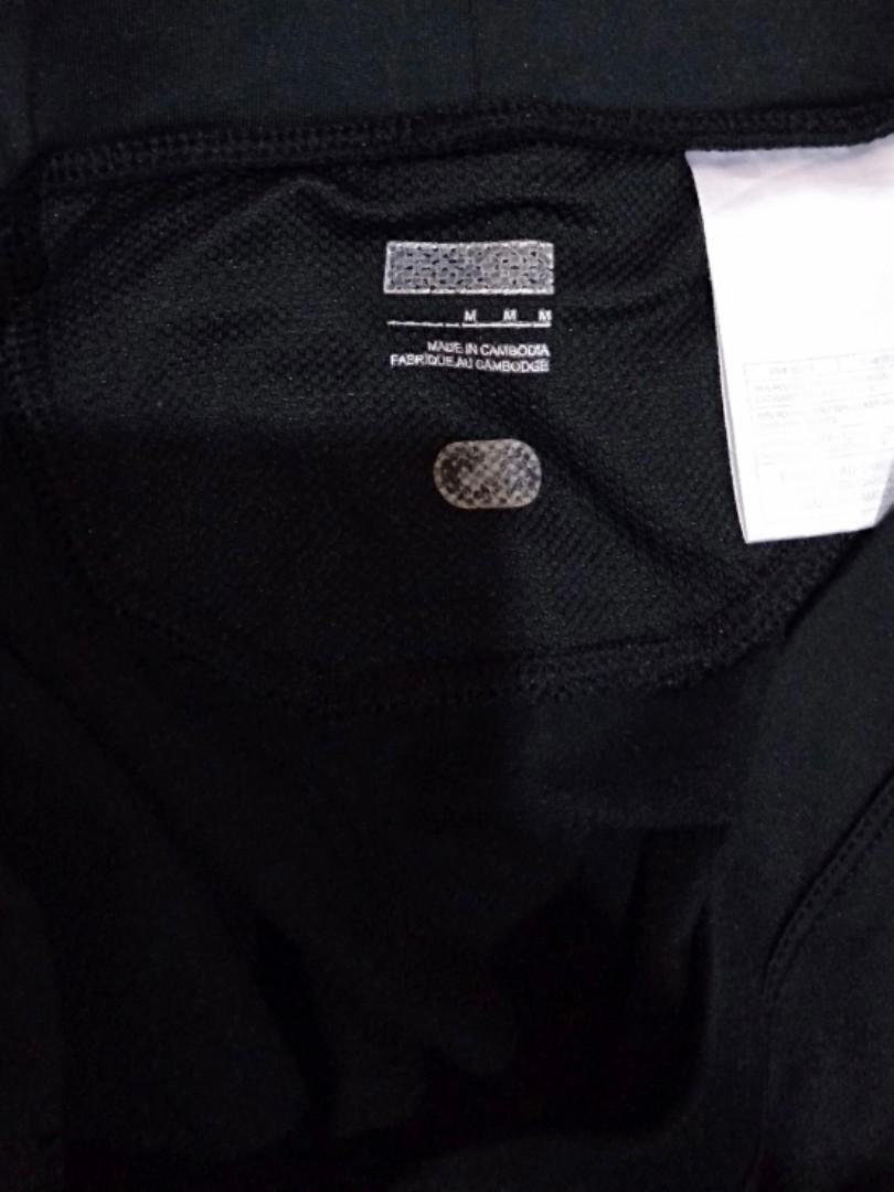 Tight (Category: Shorts) located in Alor Setar. Submitted by ade_erawan (Listing ID 1069296114, Image 3). Description: -Warna Hitam -Saiz M/L -Labuh 37 Inci -Plastik zip kaki tertanggal (rujuk gambar) -Pos Malaysia.