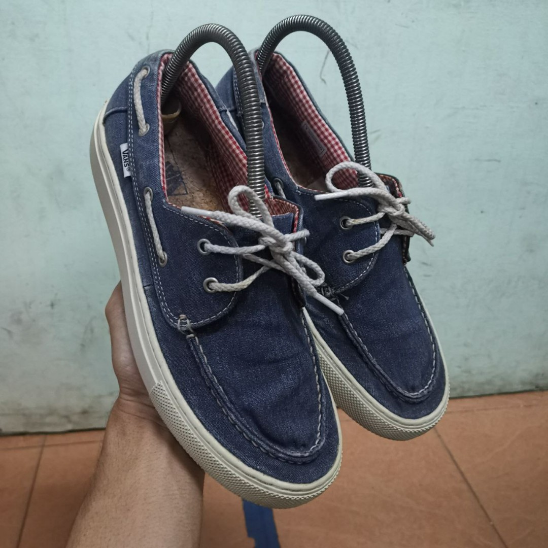 vans deck shoes