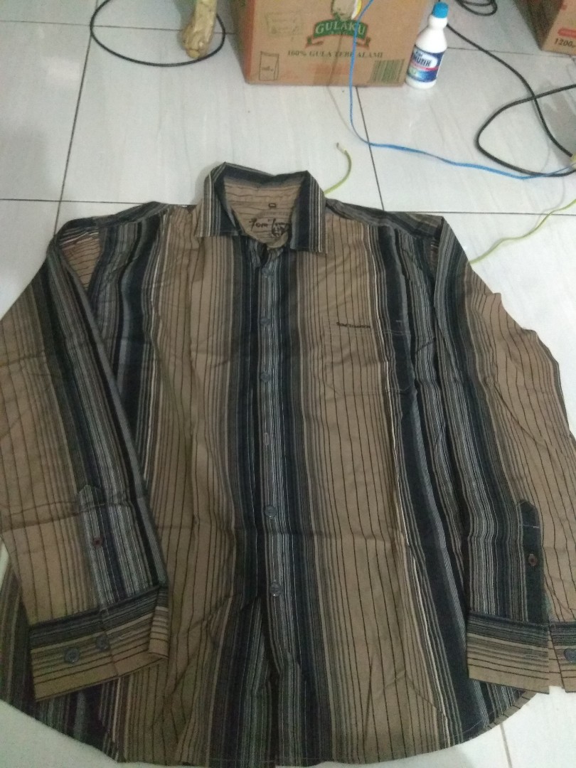 Vintage Tom Tompson Shirt, Fesyen Pria, Pakaian , Atasan di Carousell