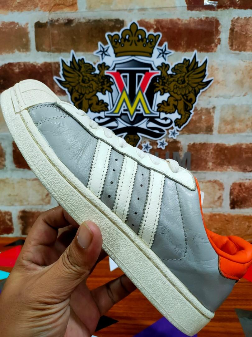 Adidas mi store superstar grey