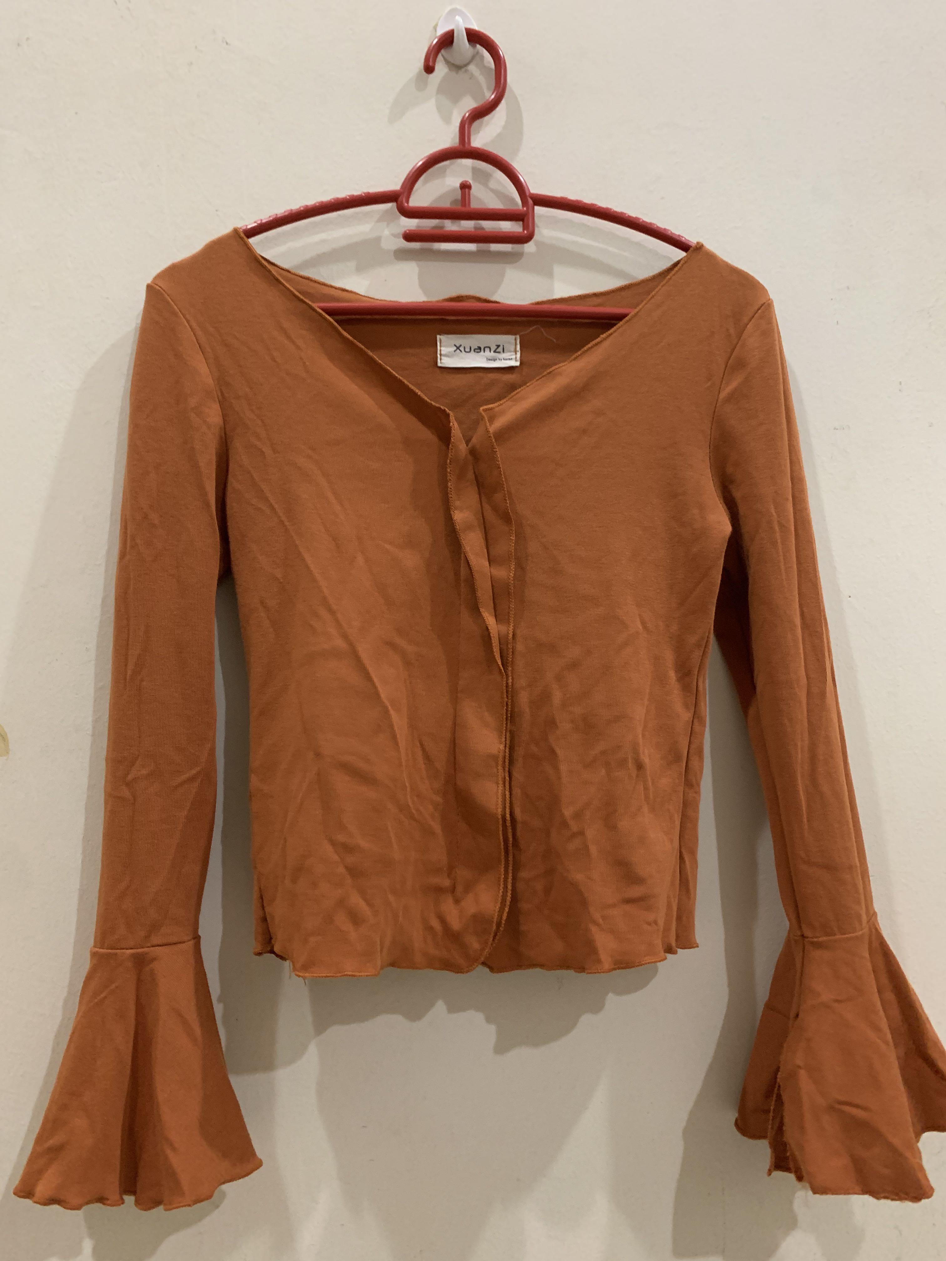 Bell top (Category: Blouses) located in Kuala Lumpur. Submitted by prelovedbyain_ (Listing ID 1069488438, Image 1). Description: I never wear it. Color: Mustard ‼️ The color might be slightly different due to lighting ‼️ Whatsapp: 0149201733 .