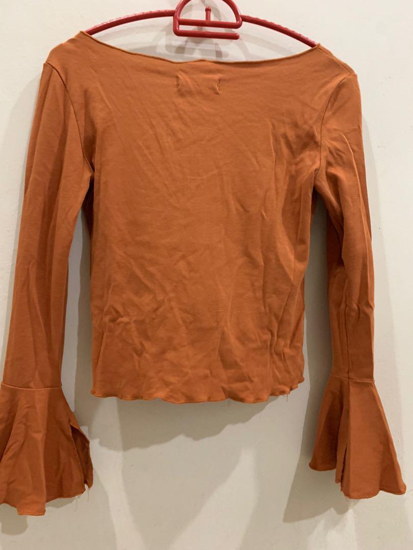 Bell top (Category: Blouses) located in Kuala Lumpur. Submitted by prelovedbyain_ (Listing ID 1069488438, Image 2). Description: I never wear it. Color: Mustard ‼️ The color might be slightly different due to lighting ‼️ Whatsapp: 0149201733 .