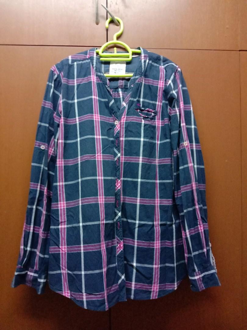 Blouse (Category: Blouses) located in Kuala Lumpur. Submitted by moi49 (Listing ID 1069467924, Image 3). Description: baju masih elok, jarang pakai.