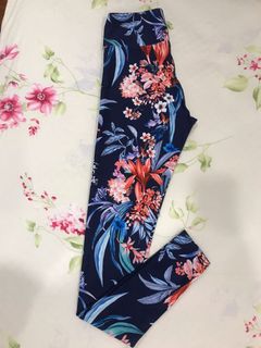 (Category: ) located in . Submitted by ultimateshoppingqueen (Listing ID 1069374886, Image 1). Description: .
