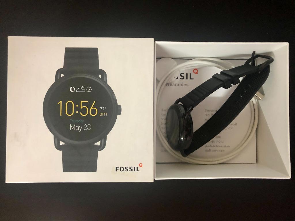 Fossil q discount wander black