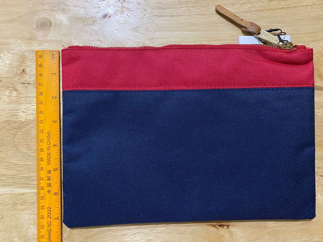 Herschel Network Pouch (Category: Purses & Pouches) located in Quezon City. Submitted by _camiru (Listing ID 1069333187, Image 2). Description: The practical and minimal Network pouch can be used as a clutch or to efficiently keep items separate from the rest of your bag. Price: 500 Buyer to shoulder shipping fee. Msg for meetup. Location: Timog area, QC. .