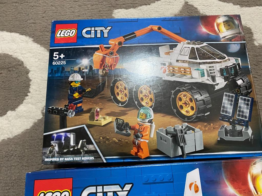 Lego City NASA 60225 Rover Testing Drive 60226 Research Shuttle