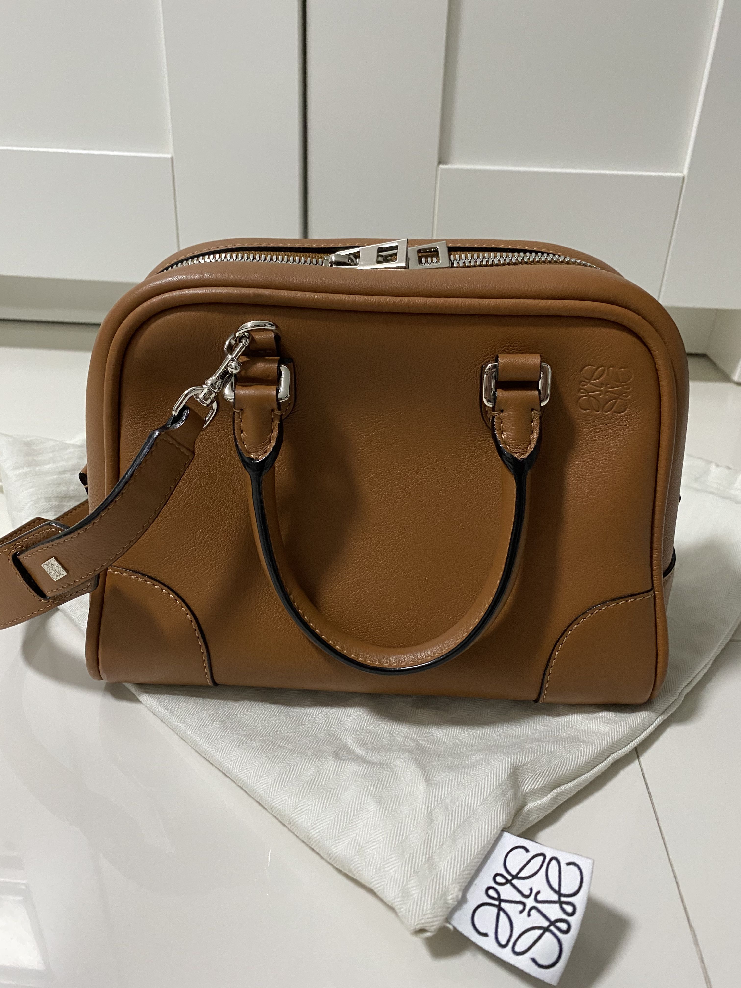 Loewe best sale amazona 75