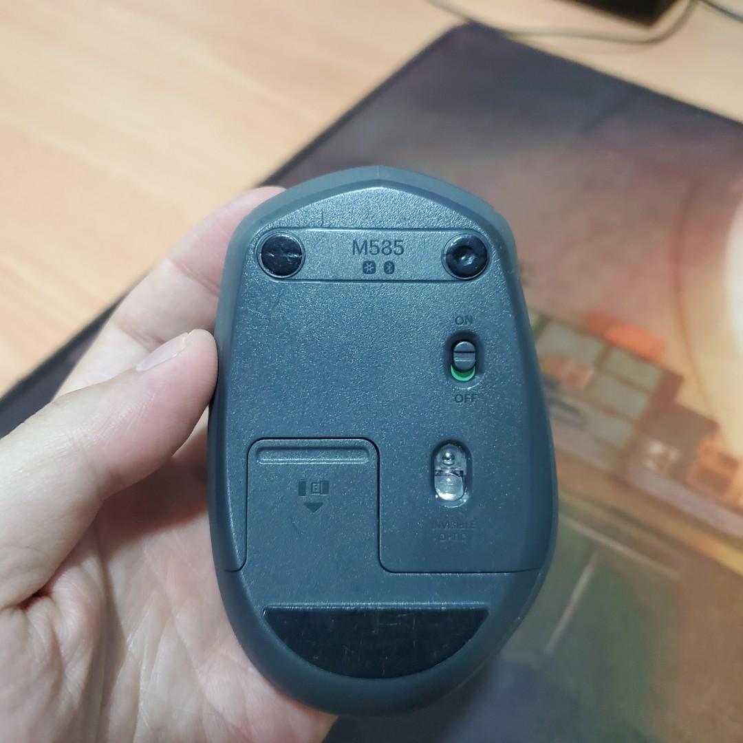M585 Multi Device Logitech Mouse (Category: Mouse & Mousepads) located in Kuala Lumpur. Submitted by husseinriz (Listing ID 1069469104, Image 2). Description: Condition 8.5, selling to upgrade. Can connect up to 2 multiple device. USB donggle and Bluetooth. 7 programmable clicks..