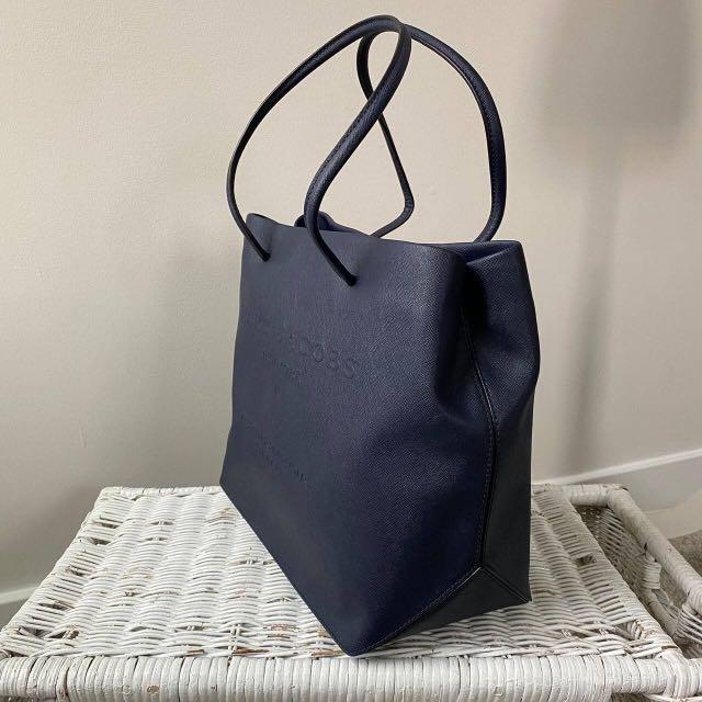 jacobs logo shopper east west tote bag in navy color (12×11), Women's  Fashion, Bags & Wallets, Tote Bags on Carousell