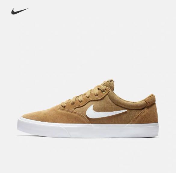 Nike （分類：波鞋）位於 Hong Kong。 由 panz123321 提交（商品編號 1069437291，圖片 3）。簡介： 三款色.踩板一流👍🏻👍🏻齊碼.銷量火熱🔥 歡迎查詢🌟🌟（疫情關係面交加20$希望體諒🙏🏻） Three colour .all size in stocks Good for stake Feel free to dm HKD20 for delivery by hand coz COVID-19 。
