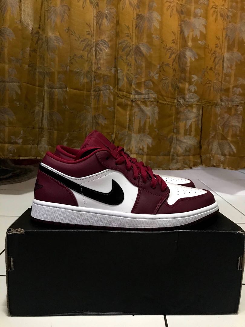 Nike air jordan 1 low noble red, Fesyen Pria, Sepatu , Sneakers di