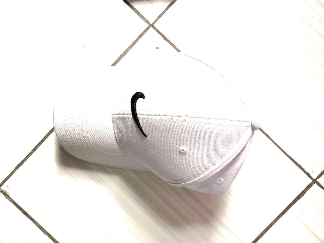Nike Cap (Category: Cap & Hats) located in Sungai Buloh. Submitted by southernbder (Listing ID 1069424261, Image 1). Description: Urgent sale !! nike cap condition 9/10 colour putih mulus boleh tengok dekat feed item NIKE lain semua nak letgo sbb nak guna duit.
