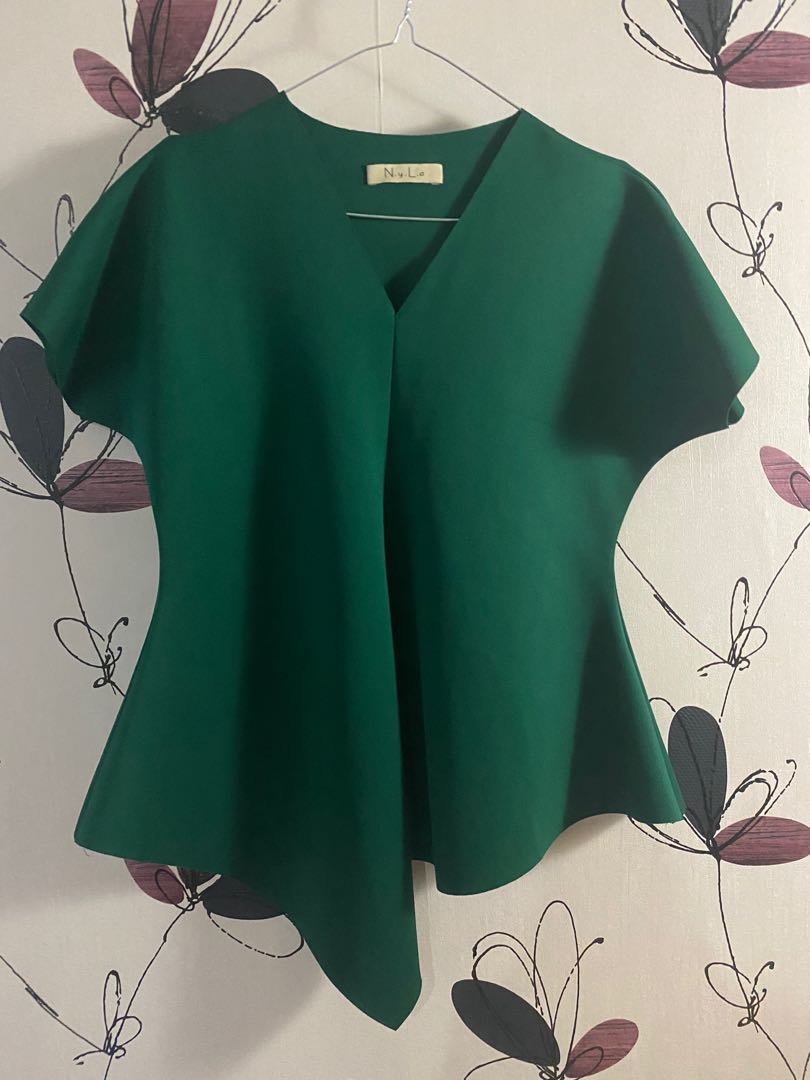 Nyla Green Top, Fesyen Wanita, Pakaian Wanita, Atasan di Carousell