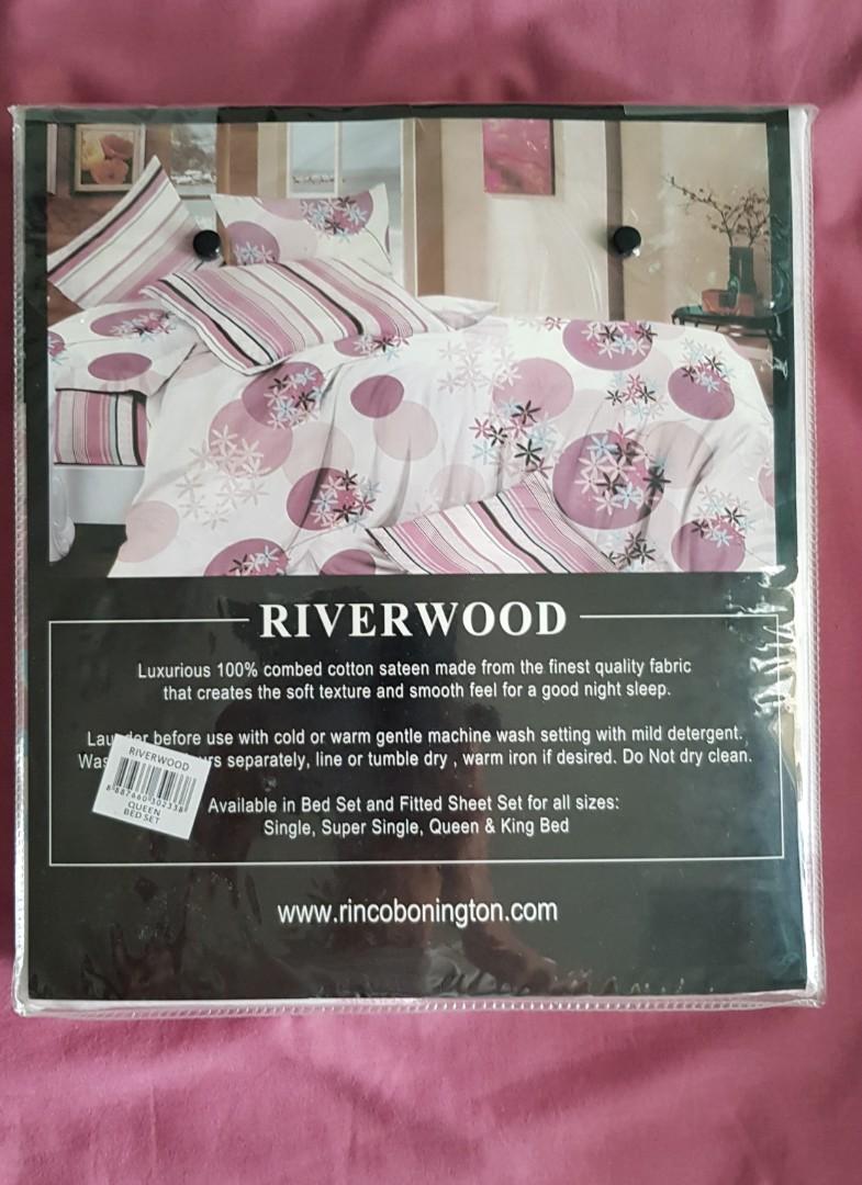 queen bed set (Category: Bed Frames & Mattresses) located in Singapore. Submitted by sky_1975 (Listing ID 1069490876, Image 2). Description: offer a price if serious buying. self collect only..
