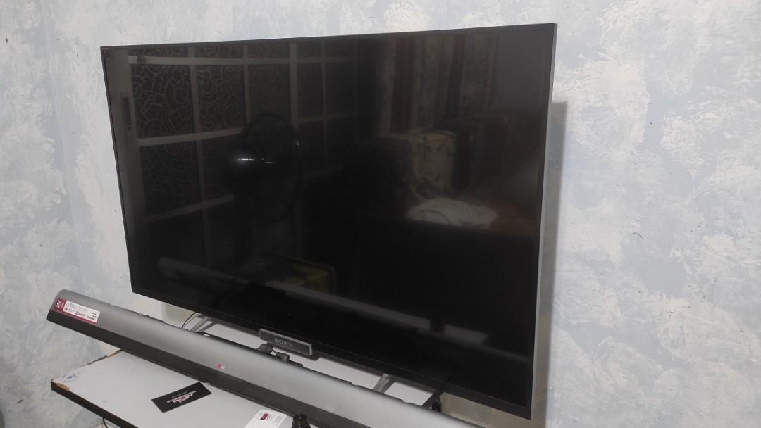 Sony Bravia 42" LCD TV built in Wifi, TV & Home Appliances, TV