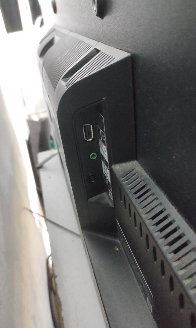 Sony Bravia 42" LCD TV built in Wifi, TV & Home Appliances, TV