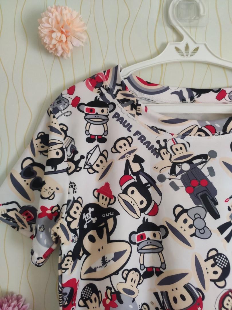 White Pattern Blouse T-shirt Top (S-M) (Category: Blouses) located in Manila. Submitted by chi.declutter (Listing ID 1069408901, Image 2). Description: 🔺Used once 🔺Fits S-M frame 🔺Buy 5-9 items: FREE DELIVERY 🔺Buy 10 or more items: P200 OFF.