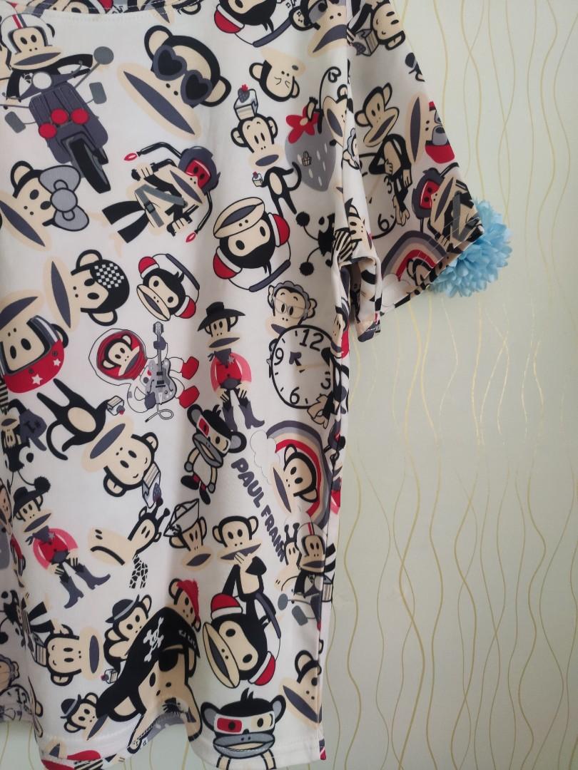 White Pattern Blouse T-shirt Top (S-M) (Category: Blouses) located in Manila. Submitted by chi.declutter (Listing ID 1069408901, Image 3). Description: 🔺Used once 🔺Fits S-M frame 🔺Buy 5-9 items: FREE DELIVERY 🔺Buy 10 or more items: P200 OFF.