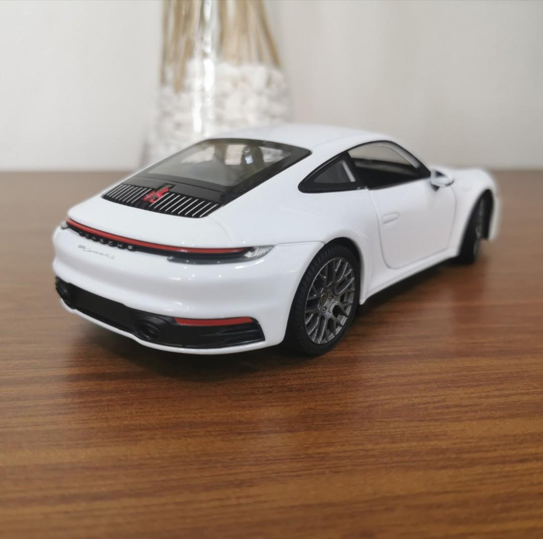 1 24 Porsche 911 Carrera 4S 992 Diecast Scale Model Toy Car