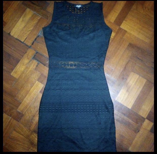 Assorted Dresses (Category: Dresses) located in Singapore. Submitted by take_a_look (Listing ID 1069655585, Image 5). Description: $2.50 each No measurements or extra pics. Questions about availability will be ignored!! Its here means its available. 1. Warehouse Plunge Dress: Sz S, worn once 2. Black off shoulder dress: Sz M, brand new 3. Off shoulder Dress: Sz UK12/US10, brand new with defects. (Slight thread pulled and small stain which might b