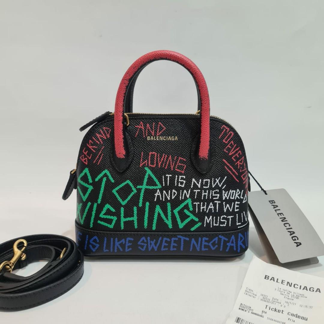 Balenciaga cheap ville graffiti