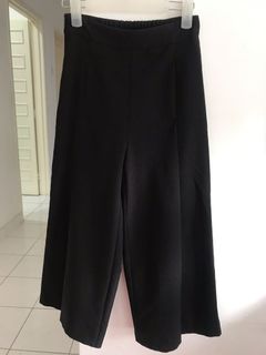 (Category: ) located in . Submitted by vwardrobe (Listing ID 1069582534, Image 1). Description: .