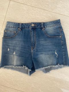 (Category: ) located in . Submitted by clowhe (Listing ID 1069496021, Image 1). Description: .