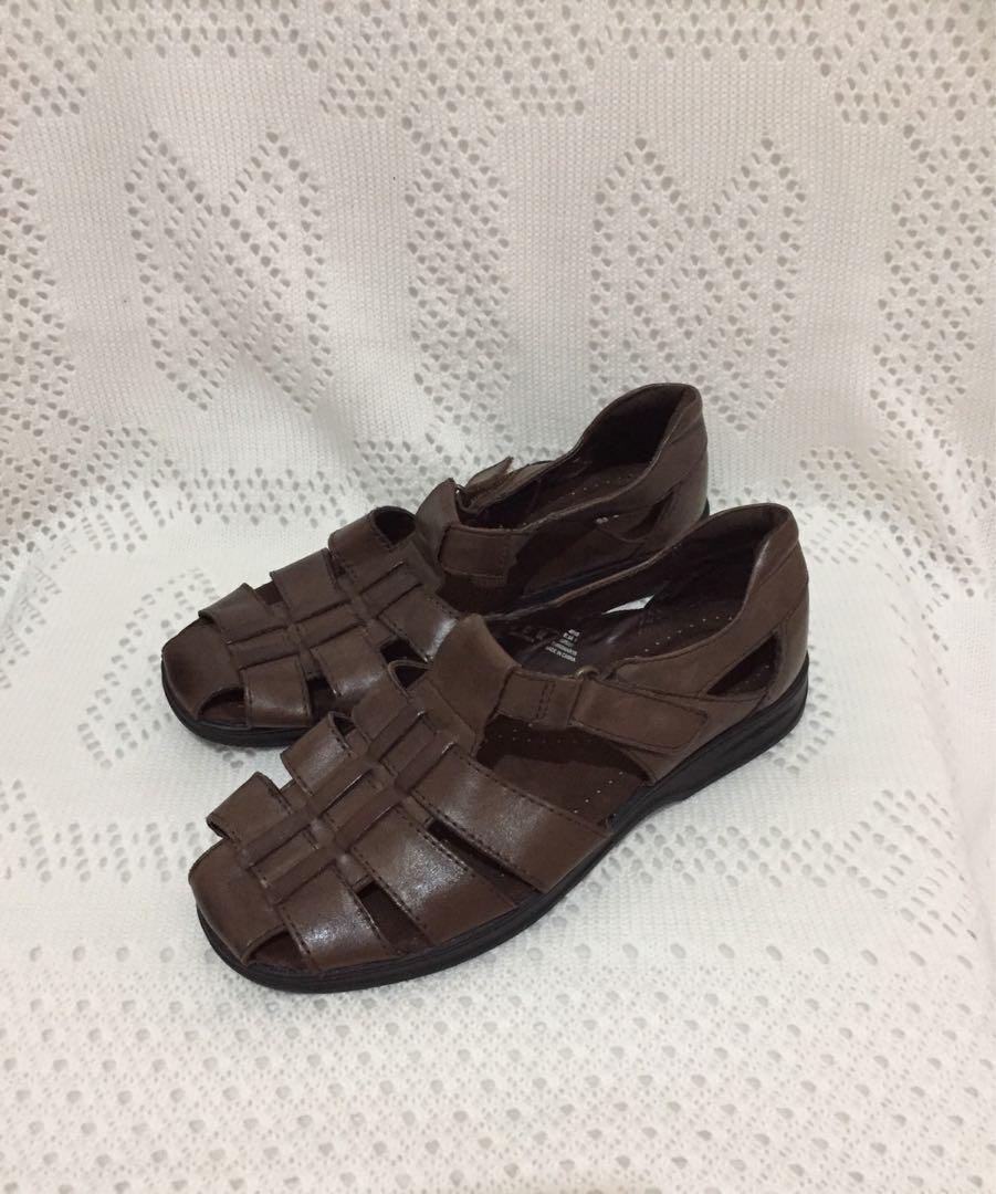 Cobbie cuddlers sale fisherman sandals