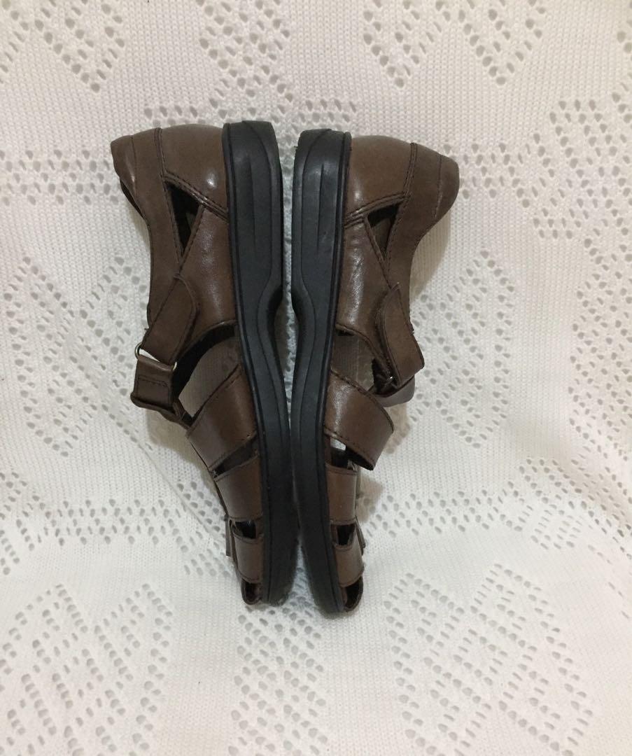 Cobbie cuddlers fisherman sandals hotsell