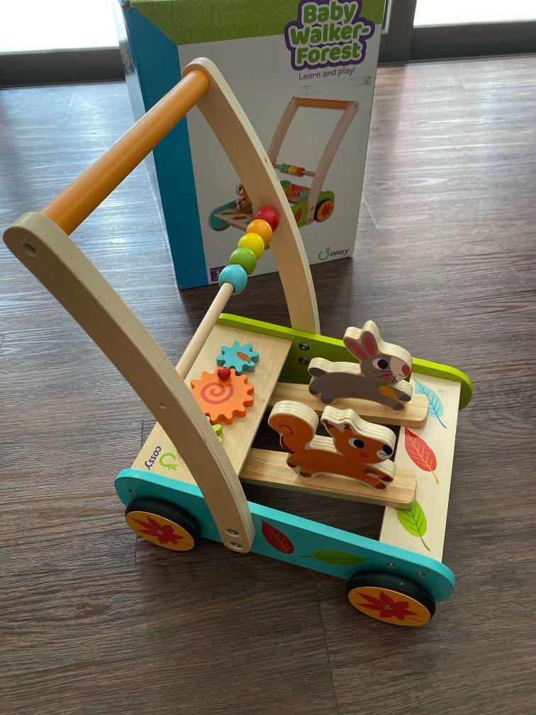 Cossy wooden baby walker