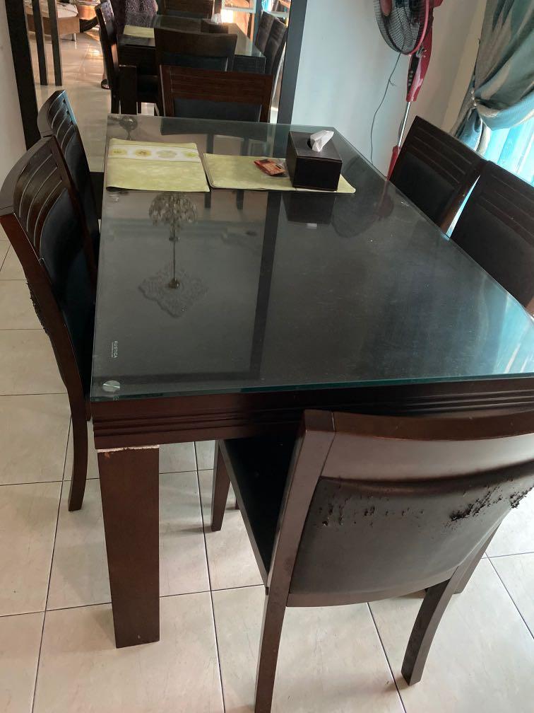 Free dining table self pickup only Johor Bahru, Furniture & Home Living