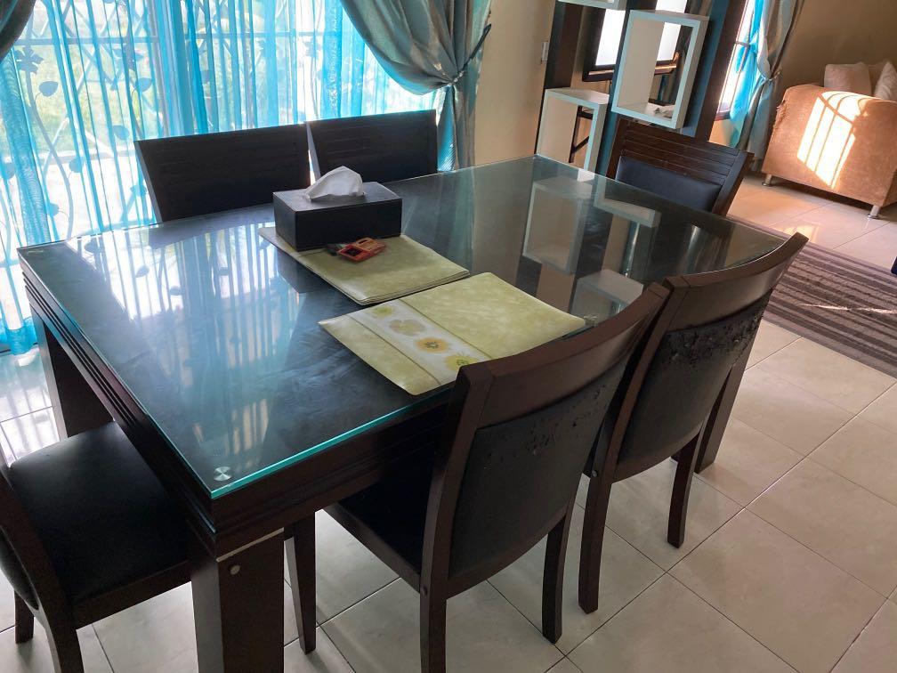 Free dining table self pickup only Johor Bahru, Furniture & Home Living