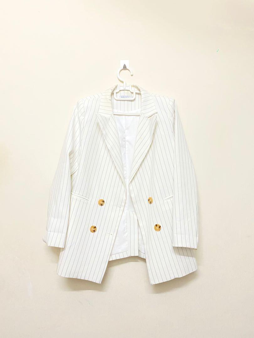 FV Double Breasted Blazer (Category: Coats, Jackets and Outerwear) located in Bukit Baharu. Submitted by galacteaa (Listing ID 1069656136, Image 3). Description: FV Erica double breasted blazer in white Only blazer, no pants.