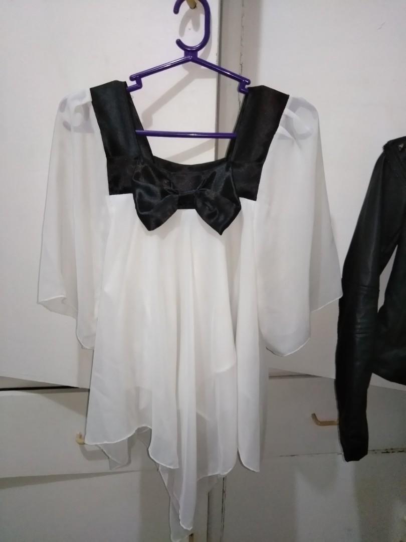white chiffon flowy blouse