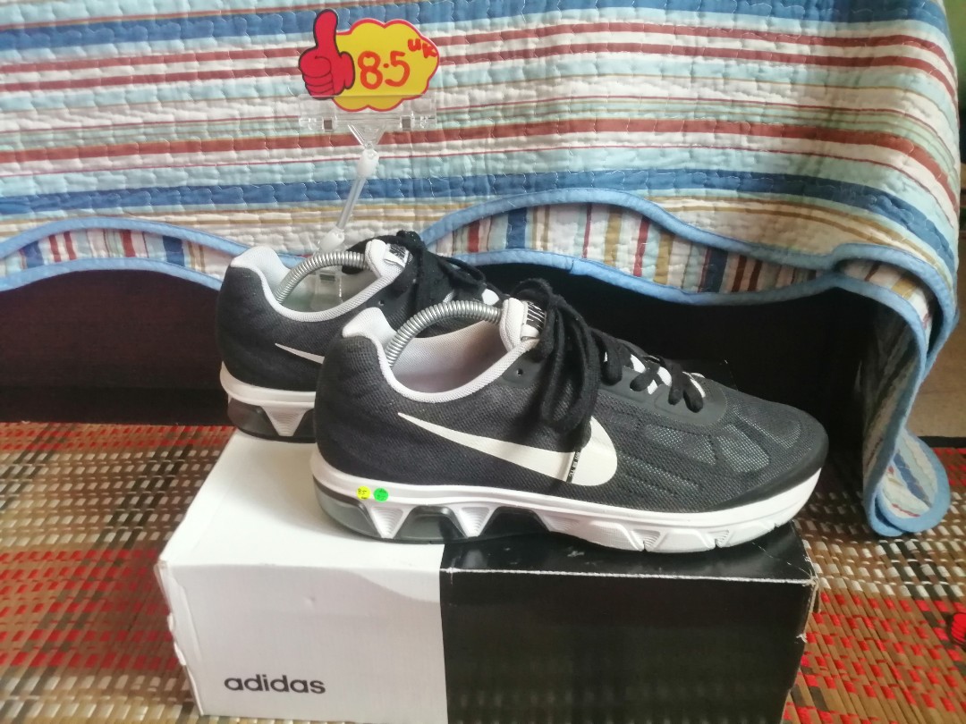 tapak kasut nike air max