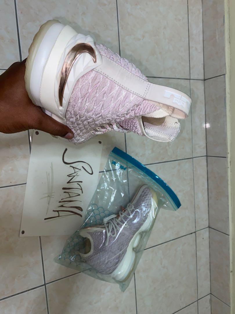 Rose gold sales lebron 15